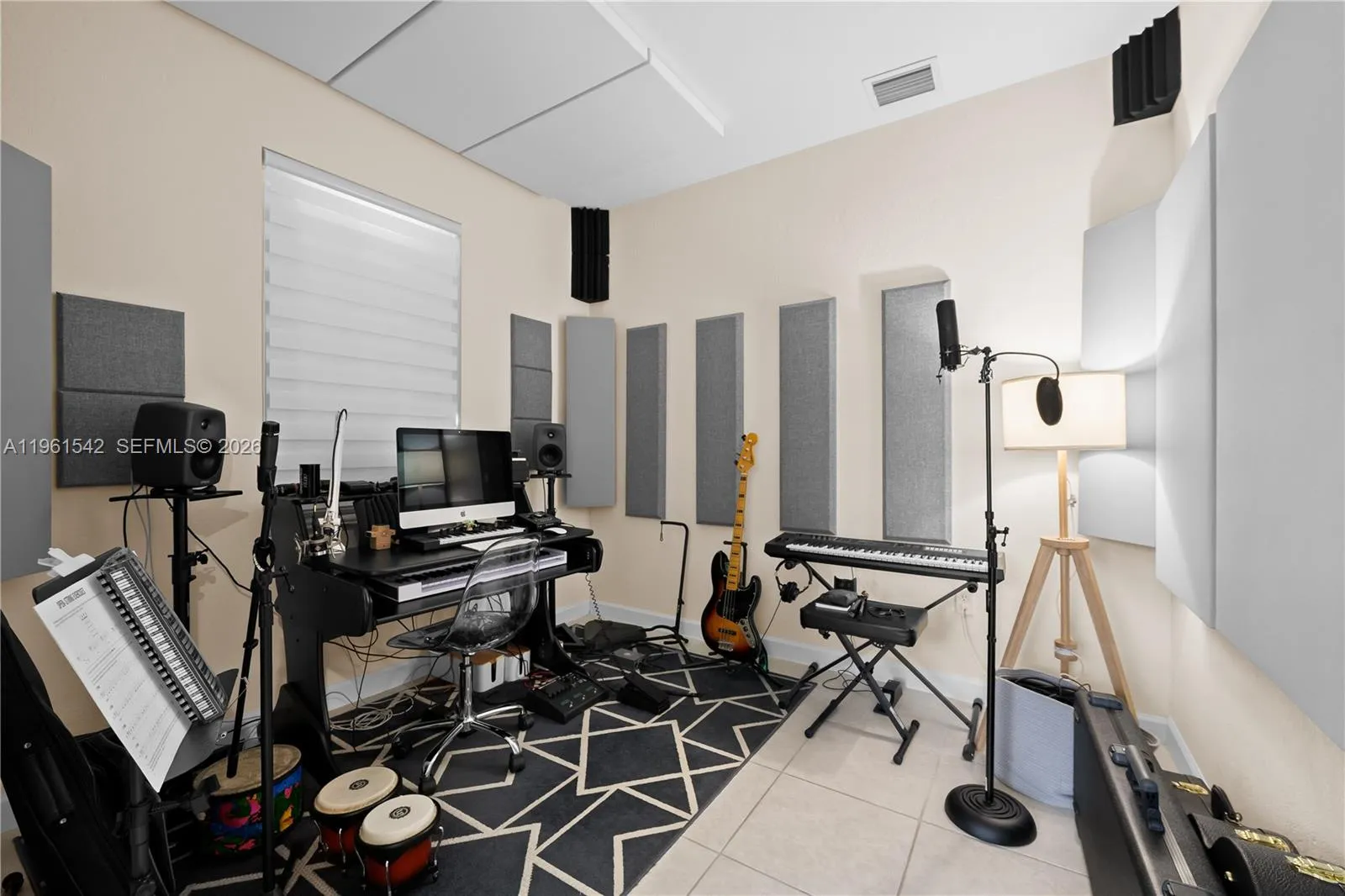 Hialeah, Florida 33018, 3 Bedrooms Bedrooms, ,2 BathroomsBathrooms,Residential,For Sale,A11961542