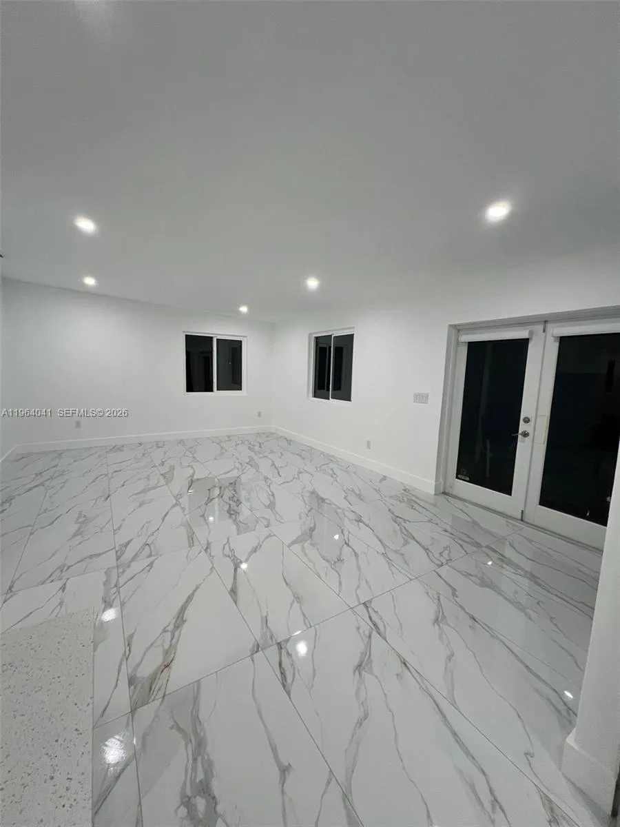 424 La Villa Dr 1, Miami Springs, Florida 33166, Miami Springs, Florida 33166, 3 Bedrooms Bedrooms, ,2 BathroomsBathrooms,Residential Lease,For Rent,424 La Villa Dr 1, Miami Springs, Florida 33166,A11964041