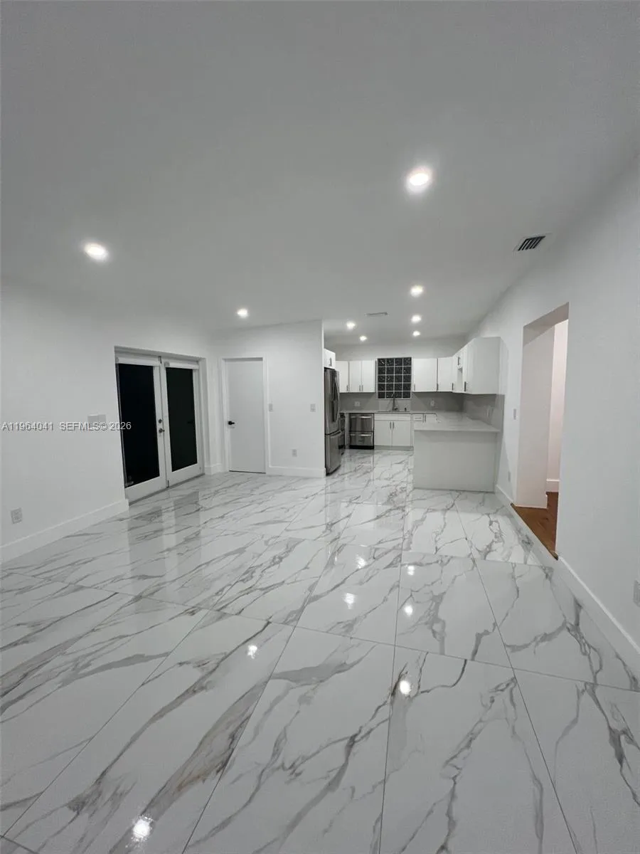 424 La Villa Dr 1, Miami Springs, Florida 33166, Miami Springs, Florida 33166, 3 Bedrooms Bedrooms, ,2 BathroomsBathrooms,Residential Lease,For Rent,424 La Villa Dr 1, Miami Springs, Florida 33166,A11964041