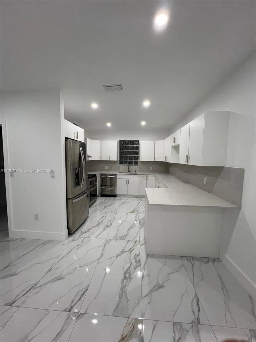 424 La Villa Dr 1, Miami Springs, Florida 33166, Miami Springs, Florida 33166, 3 Bedrooms Bedrooms, ,2 BathroomsBathrooms,Residential Lease,For Rent,424 La Villa Dr 1, Miami Springs, Florida 33166,A11964041