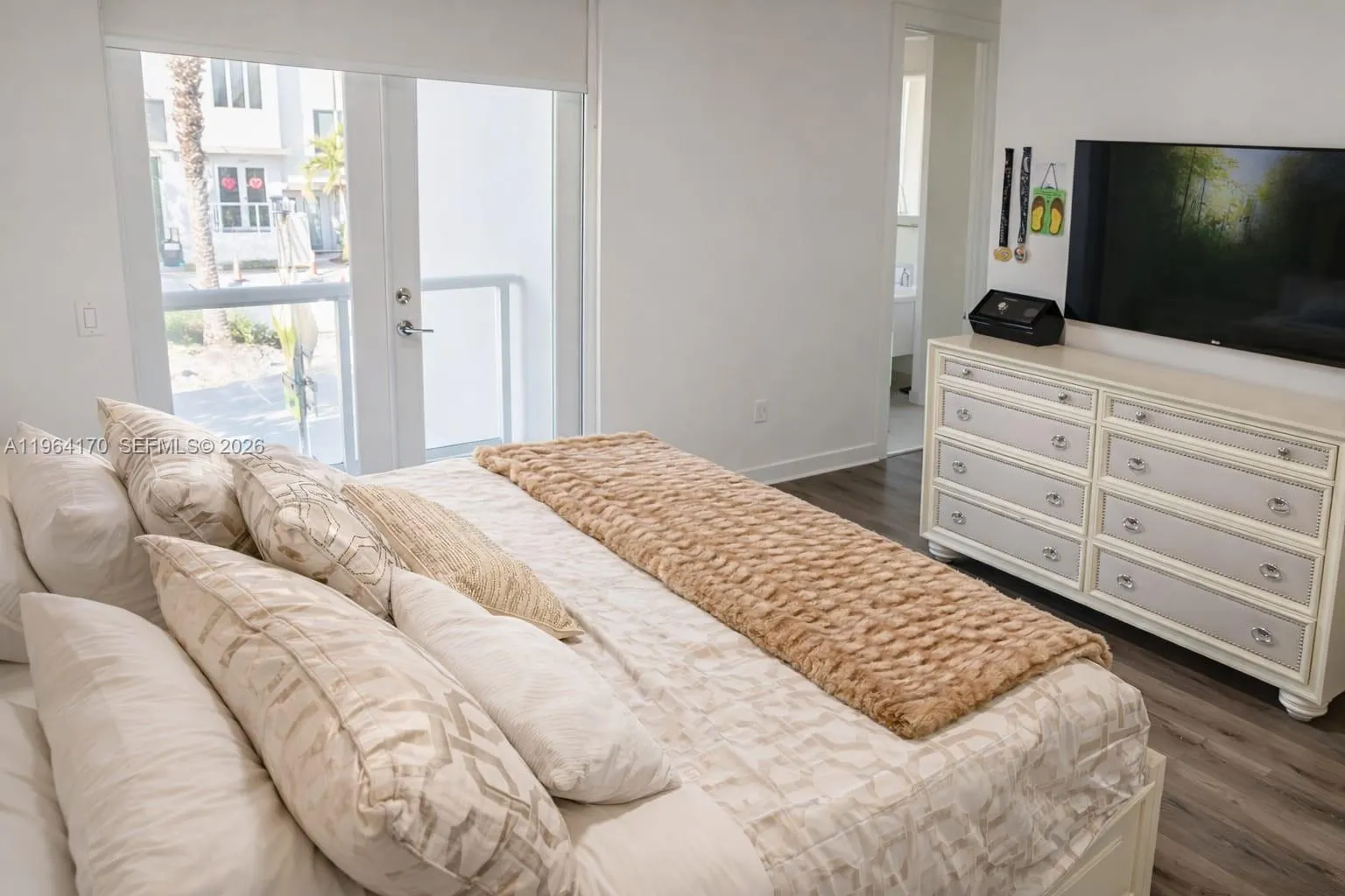 10464 Nw 66th St, Doral, Florida 33178, Doral, Florida 33178, 4 Bedrooms Bedrooms, ,3 BathroomsBathrooms,Residential,For Sale,10464 Nw 66th St, Doral, Florida 33178,A11964170