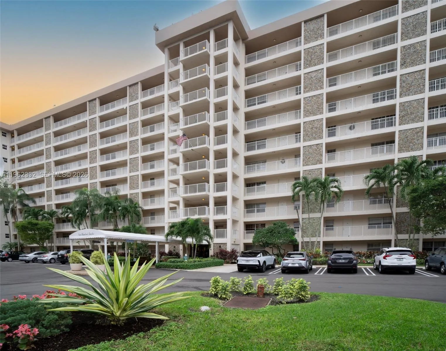 3510 Oaks Way 408, Pompano Beach, Florida 33069, Pompano Beach, Florida 33069, 3 Bedrooms Bedrooms, ,2 BathroomsBathrooms,Residential,For Sale,3510 Oaks Way 408, Pompano Beach, Florida 33069,A11962332