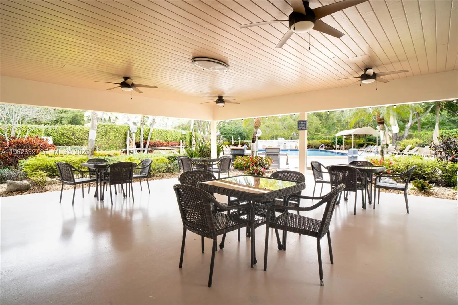 3510 Oaks Way 408, Pompano Beach, Florida 33069, Pompano Beach, Florida 33069, 3 Bedrooms Bedrooms, ,2 BathroomsBathrooms,Residential,For Sale,3510 Oaks Way 408, Pompano Beach, Florida 33069,A11962332