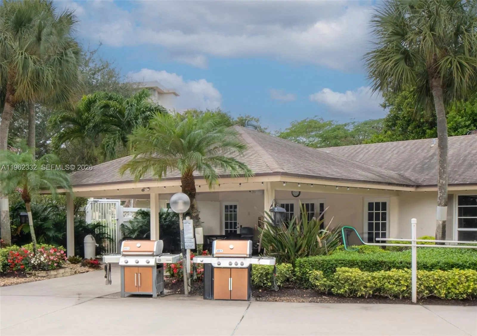 3510 Oaks Way 408, Pompano Beach, Florida 33069, Pompano Beach, Florida 33069, 3 Bedrooms Bedrooms, ,2 BathroomsBathrooms,Residential,For Sale,3510 Oaks Way 408, Pompano Beach, Florida 33069,A11962332