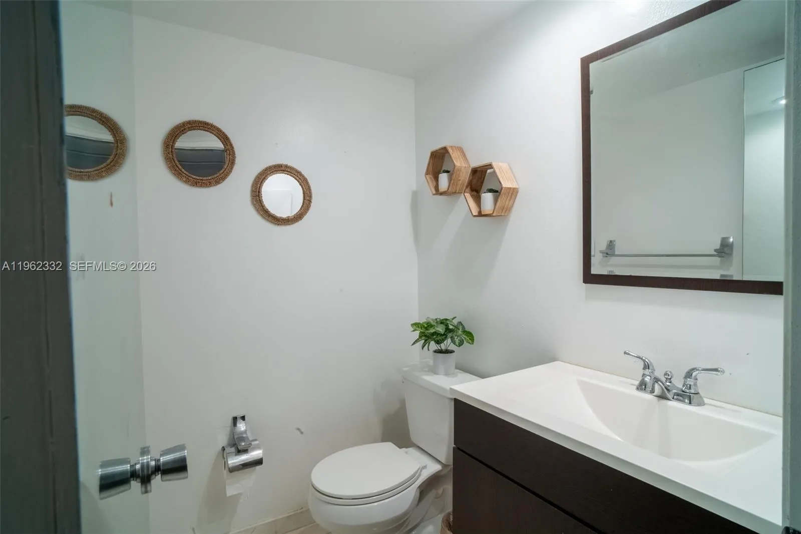 3510 Oaks Way 408, Pompano Beach, Florida 33069, Pompano Beach, Florida 33069, 3 Bedrooms Bedrooms, ,2 BathroomsBathrooms,Residential,For Sale,3510 Oaks Way 408, Pompano Beach, Florida 33069,A11962332