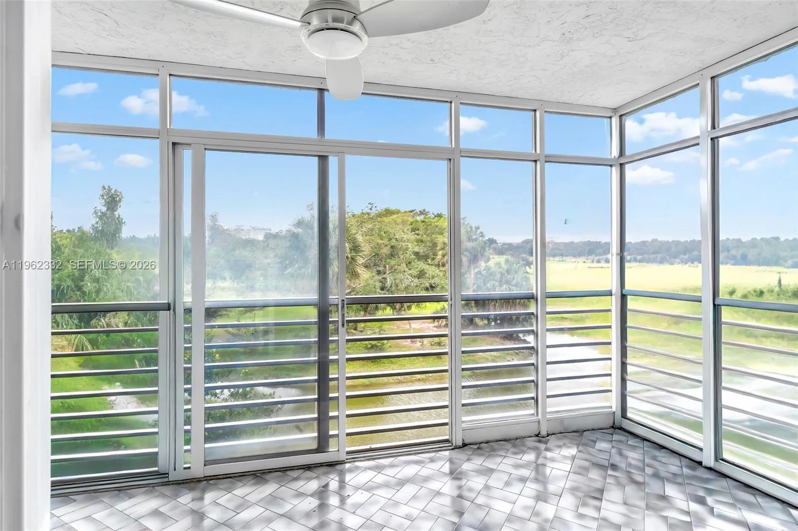 3510 Oaks Way 408, Pompano Beach, Florida 33069, Pompano Beach, Florida 33069, 3 Bedrooms Bedrooms, ,2 BathroomsBathrooms,Residential,For Sale,3510 Oaks Way 408, Pompano Beach, Florida 33069,A11962332