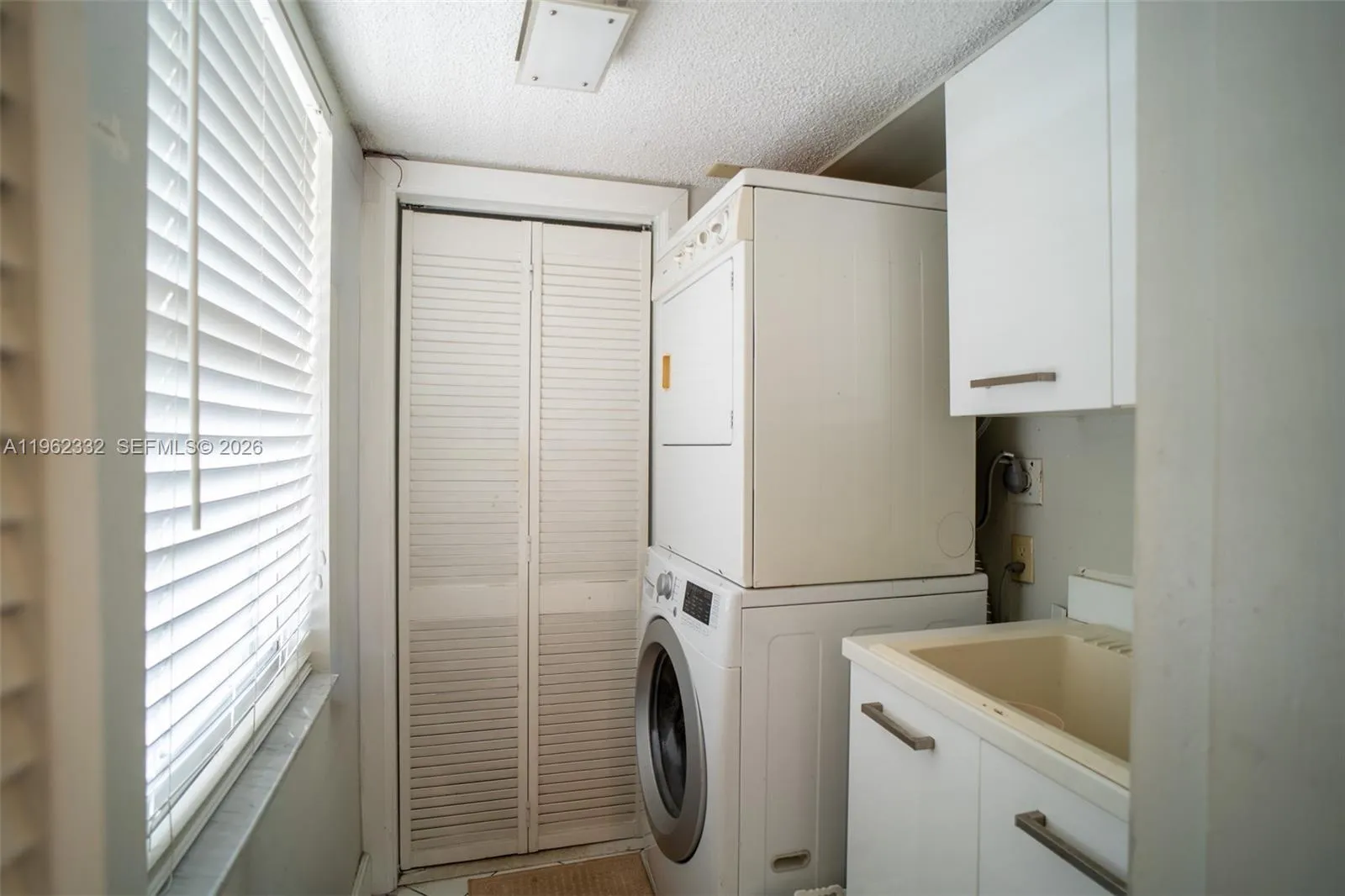 3510 Oaks Way 408, Pompano Beach, Florida 33069, Pompano Beach, Florida 33069, 3 Bedrooms Bedrooms, ,2 BathroomsBathrooms,Residential,For Sale,3510 Oaks Way 408, Pompano Beach, Florida 33069,A11962332
