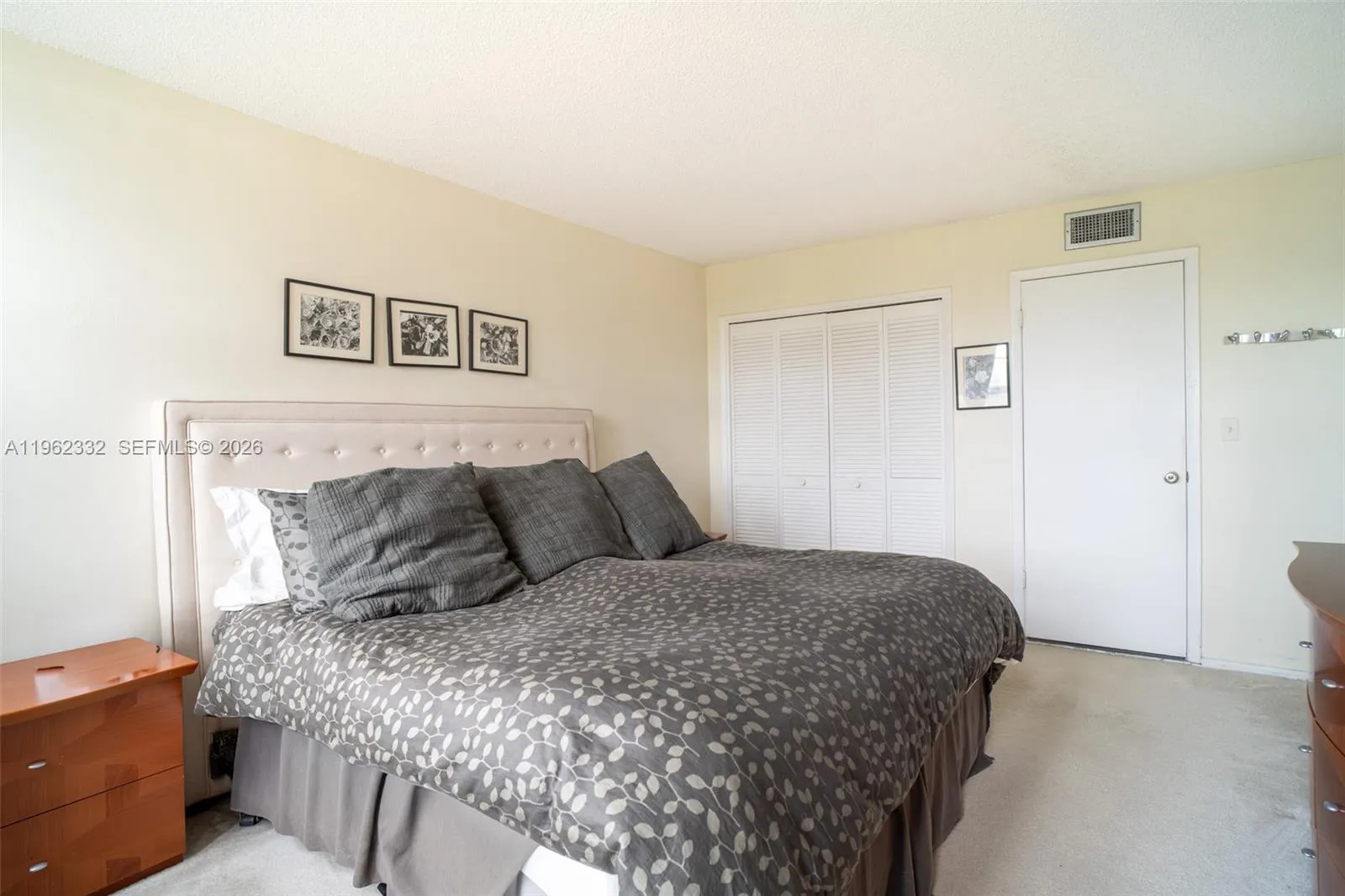 3510 Oaks Way 408, Pompano Beach, Florida 33069, Pompano Beach, Florida 33069, 3 Bedrooms Bedrooms, ,2 BathroomsBathrooms,Residential,For Sale,3510 Oaks Way 408, Pompano Beach, Florida 33069,A11962332