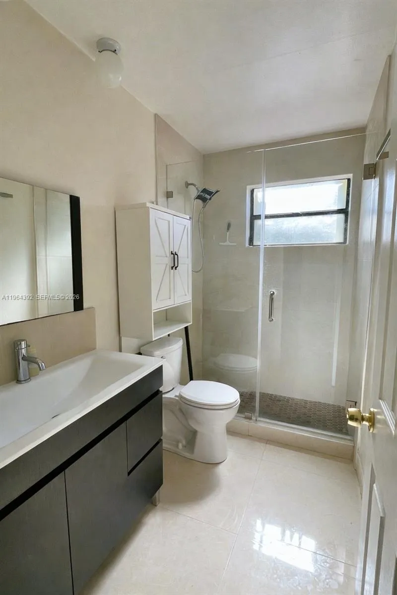 Bathroom 2 9\" x 4.10\"