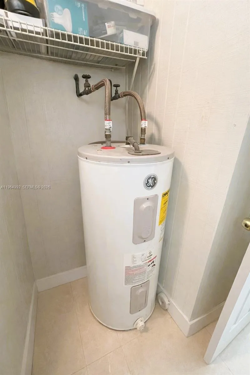 Water Heater GE Model: GE40M06AAG Manufactured: July 2012