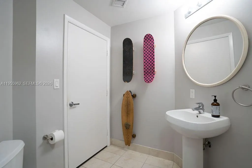 1900 N Bayshore Dr 2018, Miami, Florida 33132, Miami, Florida 33132, 2 Bedrooms Bedrooms, ,2 BathroomsBathrooms,Residential,For Sale,1900 N Bayshore Dr 2018, Miami, Florida 33132,A11955962