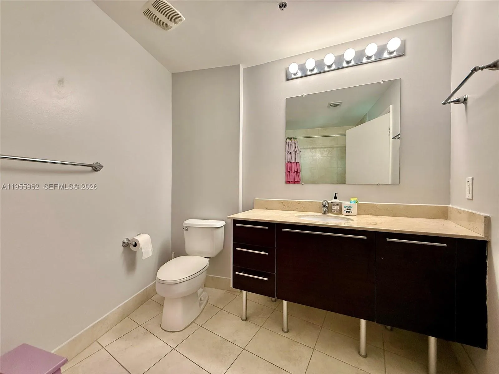 1900 N Bayshore Dr 2018, Miami, Florida 33132, Miami, Florida 33132, 2 Bedrooms Bedrooms, ,2 BathroomsBathrooms,Residential,For Sale,1900 N Bayshore Dr 2018, Miami, Florida 33132,A11955962