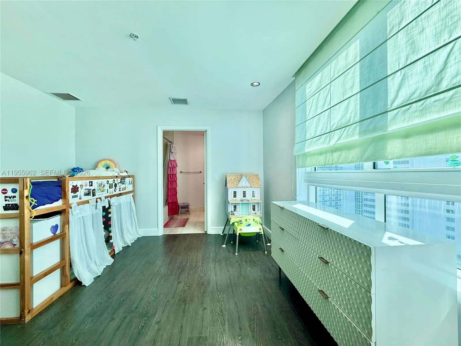 1900 N Bayshore Dr 2018, Miami, Florida 33132, Miami, Florida 33132, 2 Bedrooms Bedrooms, ,2 BathroomsBathrooms,Residential,For Sale,1900 N Bayshore Dr 2018, Miami, Florida 33132,A11955962