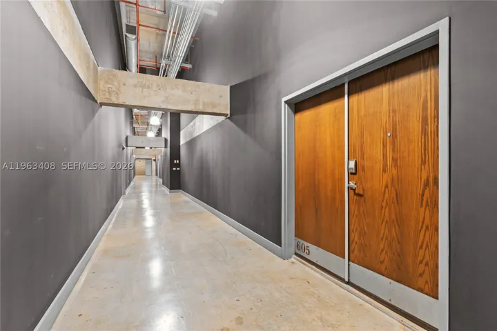 Hallway-20' ceilings