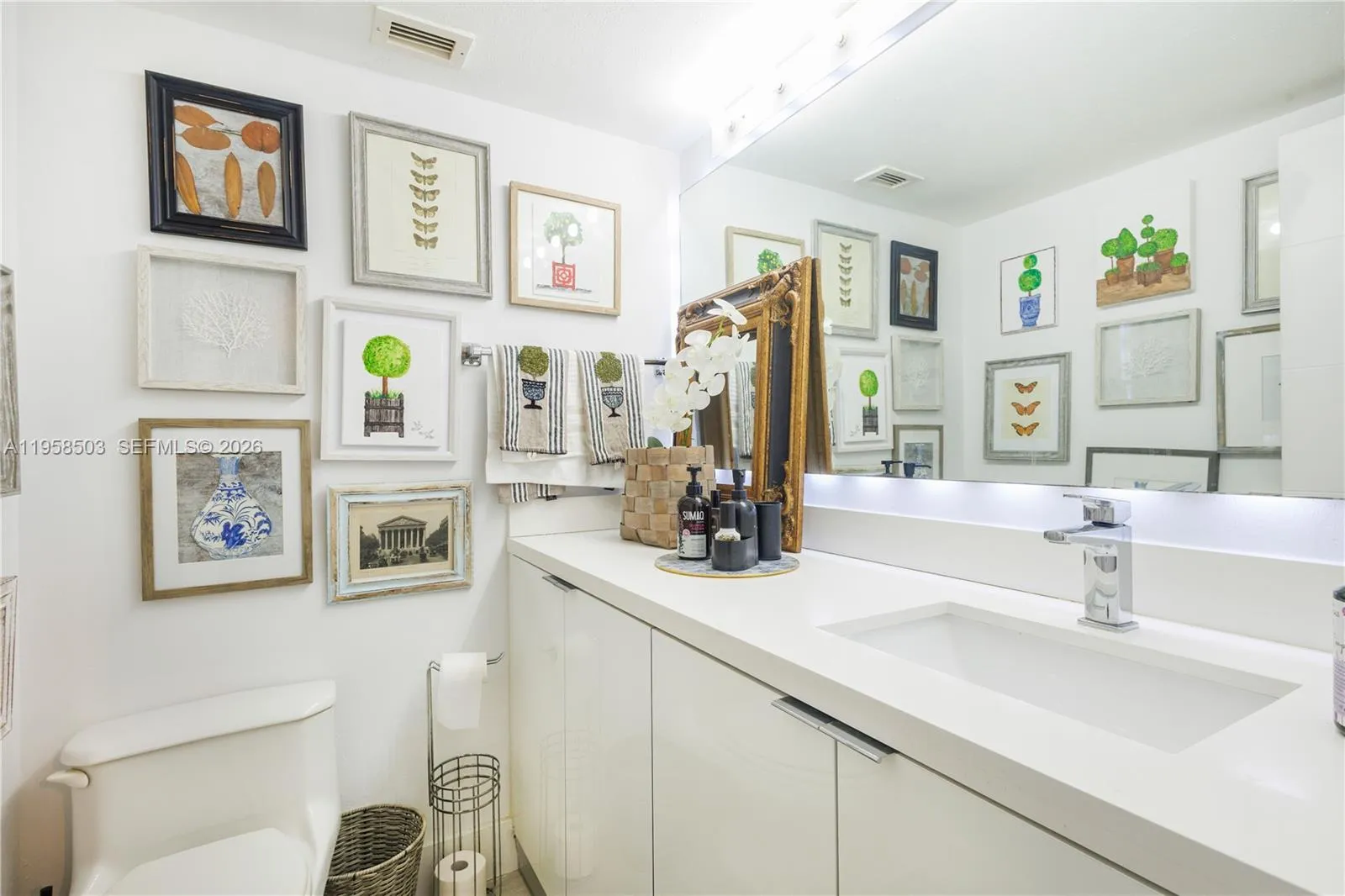 177 Ocean Lane Dr 302, Key Biscayne, Florida 33149, Key Biscayne, Florida 33149, 1 Bedroom Bedrooms, ,1 BathroomBathrooms,Residential,For Sale,177 Ocean Lane Dr 302, Key Biscayne, Florida 33149,A11958503