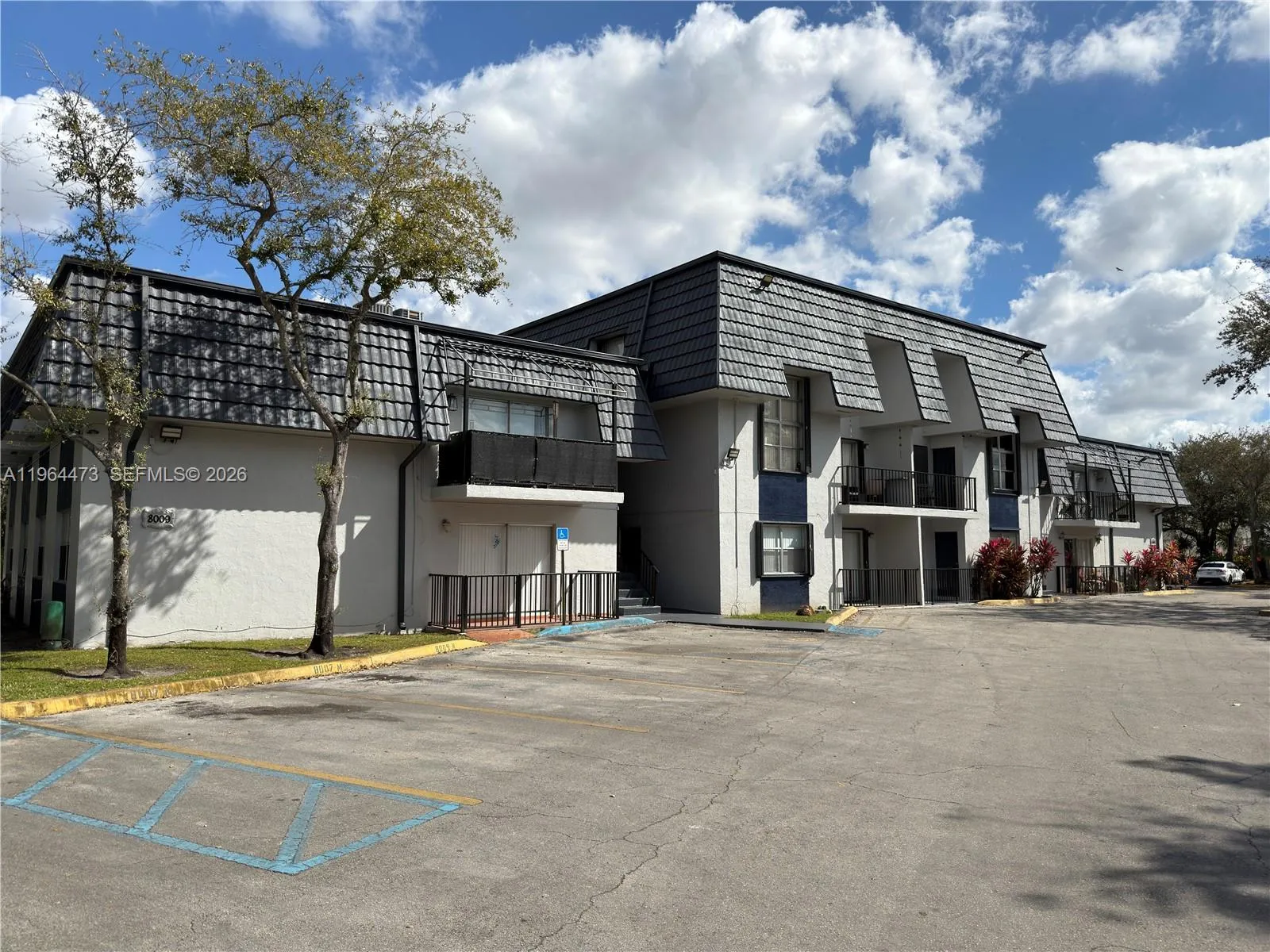 8009 W 6th Ave H, Hialeah, Florida 33014, Hialeah, Florida 33014, 3 Bedrooms Bedrooms, ,2 BathroomsBathrooms,Residential Lease,For Rent,8009 W 6th Ave H, Hialeah, Florida 33014,A11964473