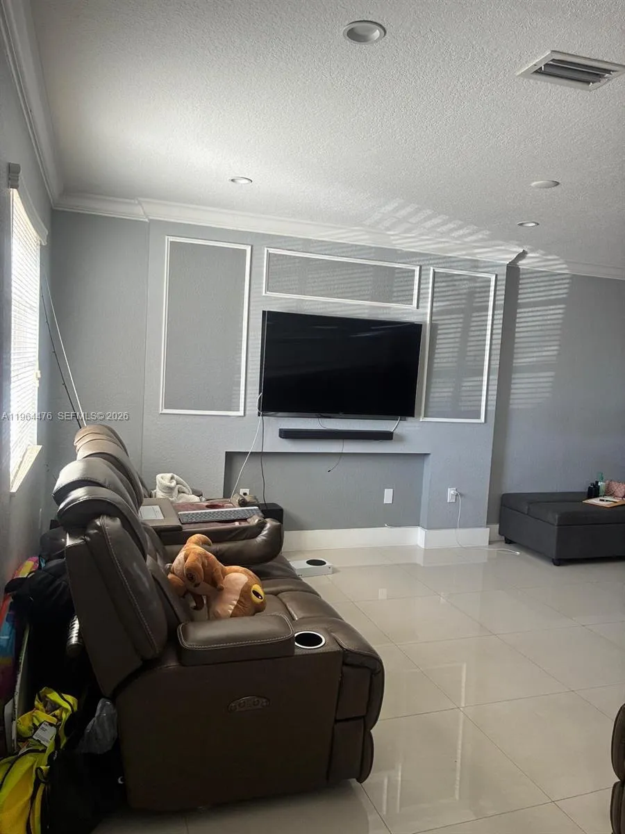 9425 Nw 114th Ln 3, Hialeah Gardens, Florida 33018, Hialeah Gardens, Florida 33018, 2 Bedrooms Bedrooms, ,1 BathroomBathrooms,Residential,For Sale,9425 Nw 114th Ln 3, Hialeah Gardens, Florida 33018,A11964476