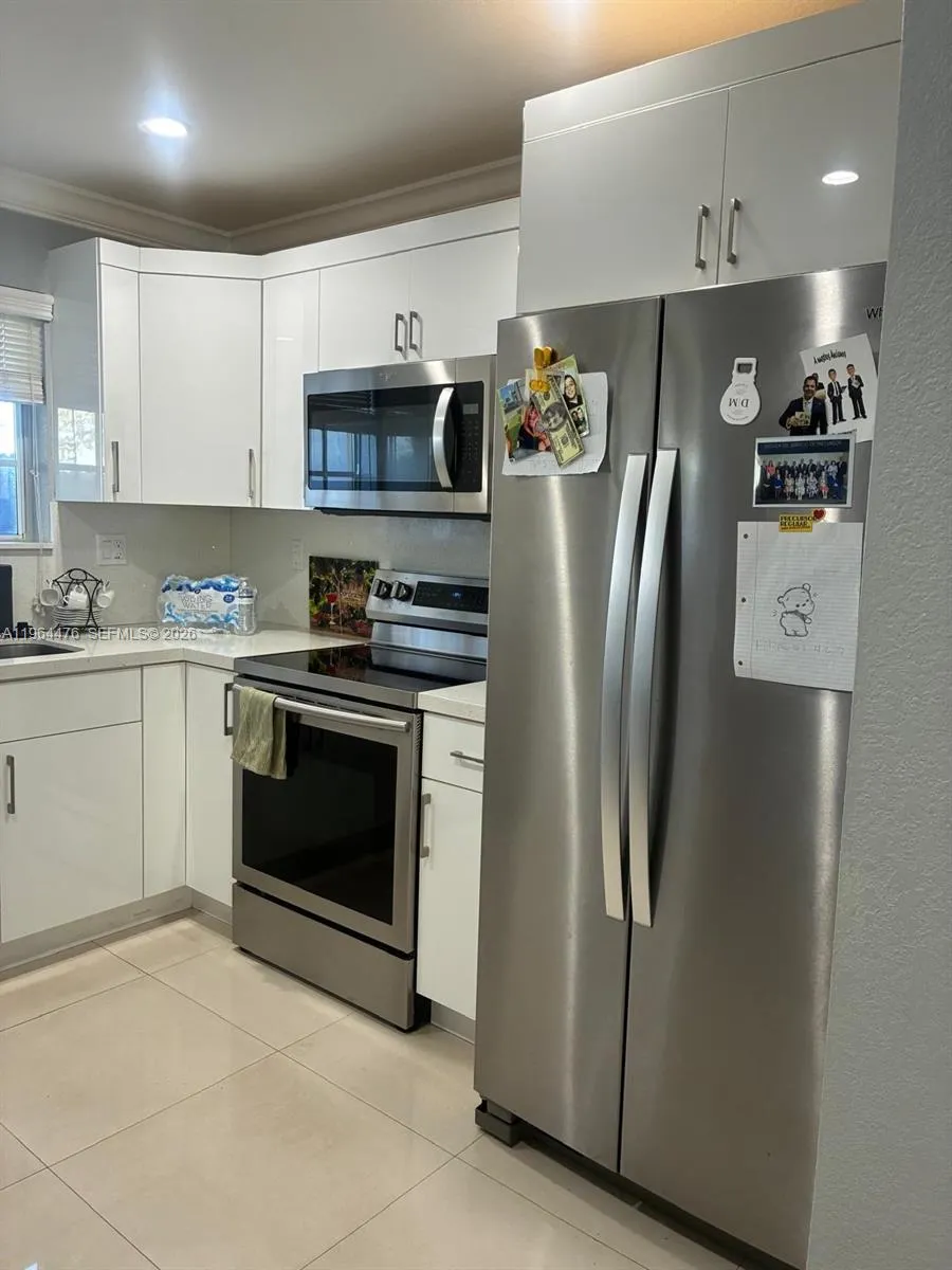 9425 Nw 114th Ln 3, Hialeah Gardens, Florida 33018, Hialeah Gardens, Florida 33018, 2 Bedrooms Bedrooms, ,1 BathroomBathrooms,Residential,For Sale,9425 Nw 114th Ln 3, Hialeah Gardens, Florida 33018,A11964476