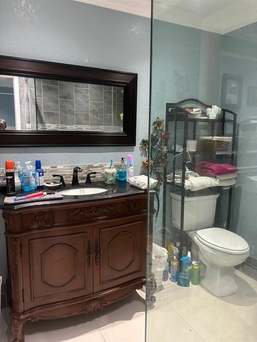 9425 Nw 114th Ln 3, Hialeah Gardens, Florida 33018, Hialeah Gardens, Florida 33018, 2 Bedrooms Bedrooms, ,1 BathroomBathrooms,Residential,For Sale,9425 Nw 114th Ln 3, Hialeah Gardens, Florida 33018,A11964476