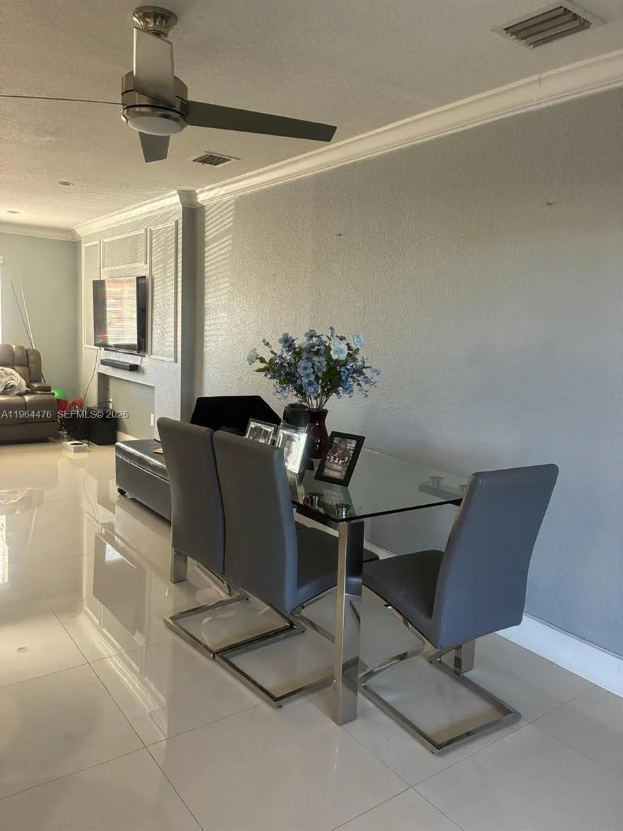 9425 Nw 114th Ln 3, Hialeah Gardens, Florida 33018, Hialeah Gardens, Florida 33018, 2 Bedrooms Bedrooms, ,1 BathroomBathrooms,Residential,For Sale,9425 Nw 114th Ln 3, Hialeah Gardens, Florida 33018,A11964476
