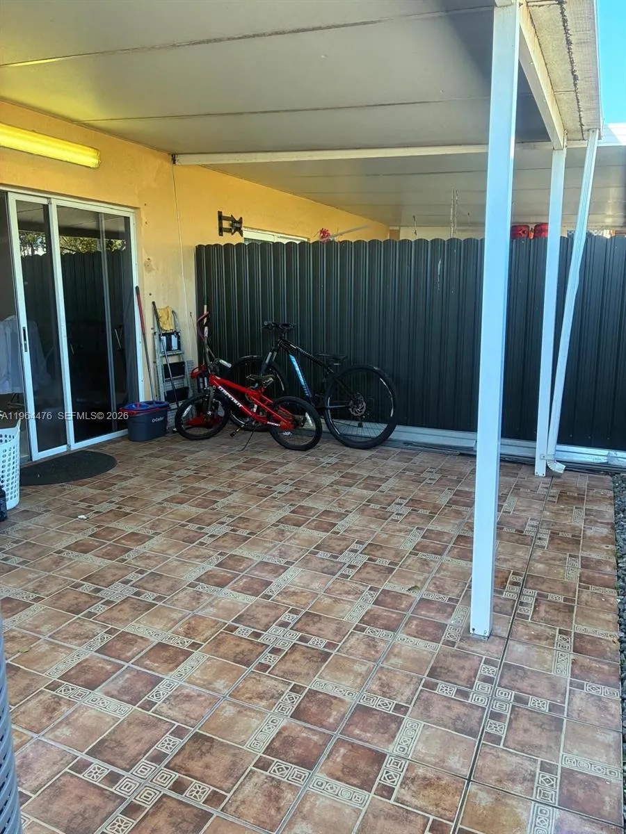 9425 Nw 114th Ln 3, Hialeah Gardens, Florida 33018, Hialeah Gardens, Florida 33018, 2 Bedrooms Bedrooms, ,1 BathroomBathrooms,Residential,For Sale,9425 Nw 114th Ln 3, Hialeah Gardens, Florida 33018,A11964476