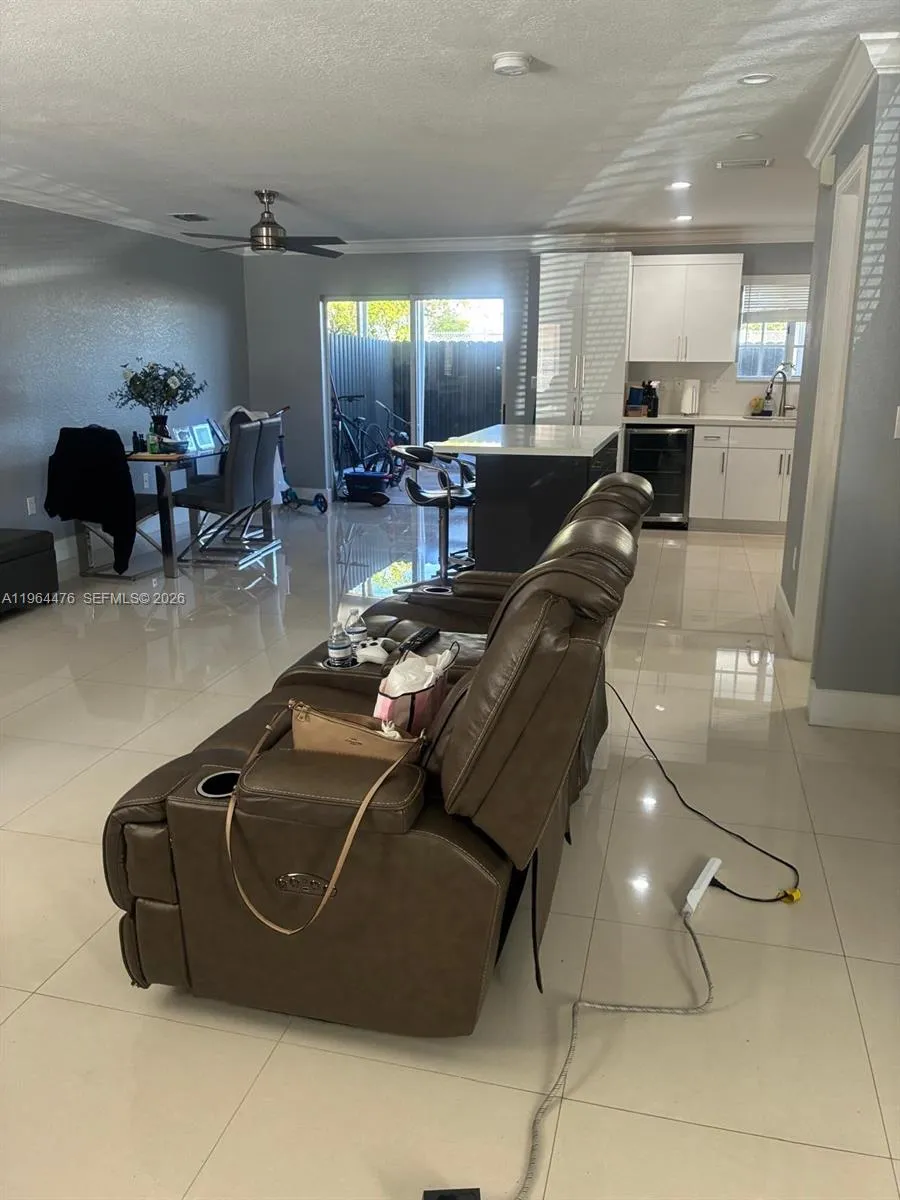 9425 Nw 114th Ln 3, Hialeah Gardens, Florida 33018, Hialeah Gardens, Florida 33018, 2 Bedrooms Bedrooms, ,1 BathroomBathrooms,Residential,For Sale,9425 Nw 114th Ln 3, Hialeah Gardens, Florida 33018,A11964476