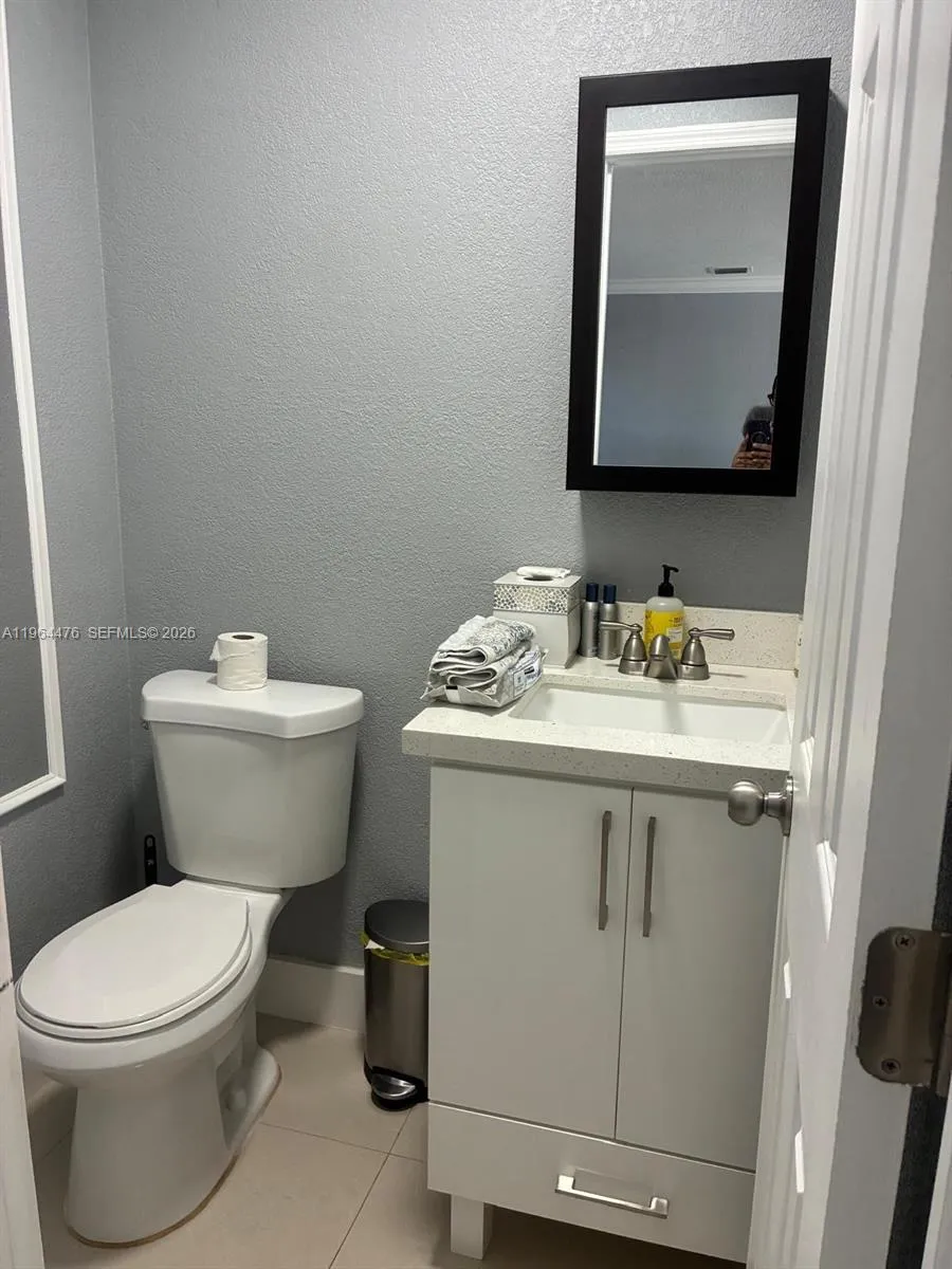 9425 Nw 114th Ln 3, Hialeah Gardens, Florida 33018, Hialeah Gardens, Florida 33018, 2 Bedrooms Bedrooms, ,1 BathroomBathrooms,Residential,For Sale,9425 Nw 114th Ln 3, Hialeah Gardens, Florida 33018,A11964476