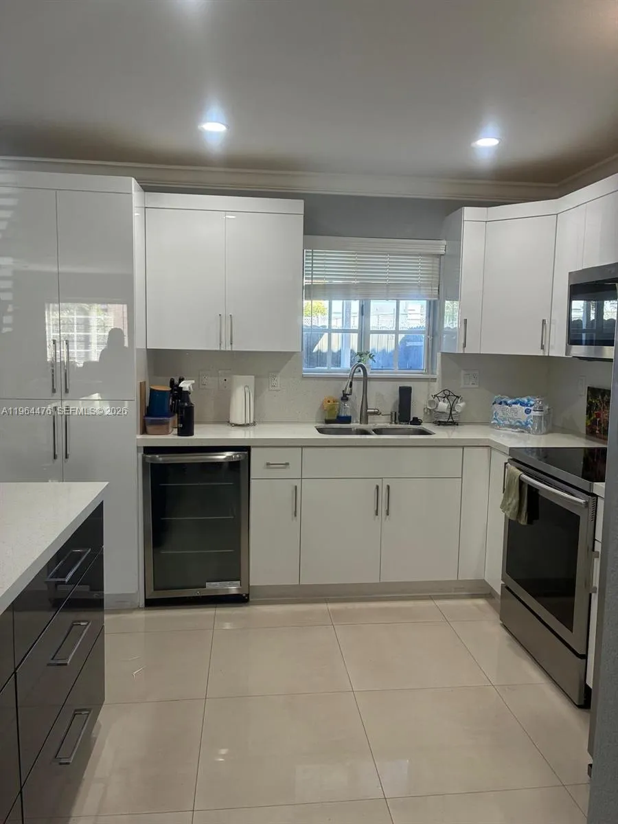 9425 Nw 114th Ln 3, Hialeah Gardens, Florida 33018, Hialeah Gardens, Florida 33018, 2 Bedrooms Bedrooms, ,1 BathroomBathrooms,Residential,For Sale,9425 Nw 114th Ln 3, Hialeah Gardens, Florida 33018,A11964476