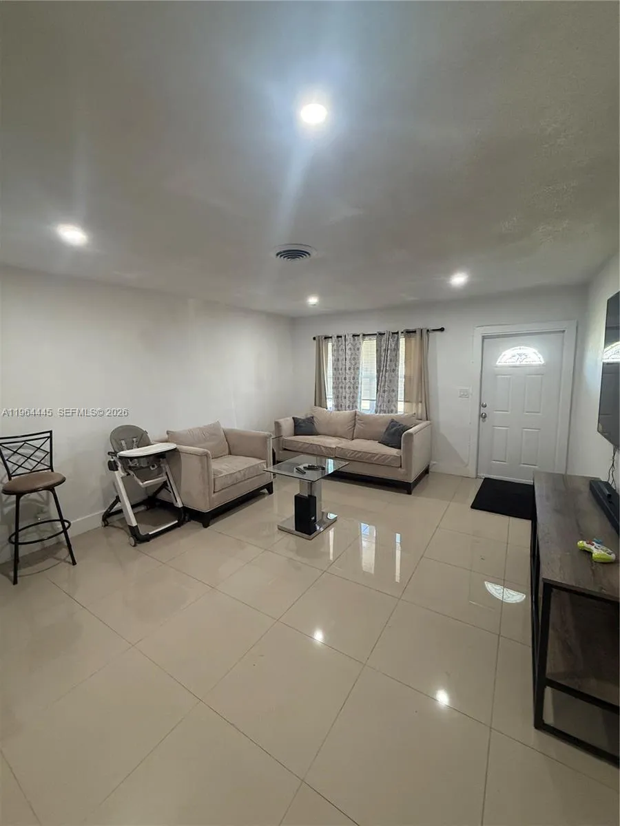 310 Ne 38th St, Deerfield Beach, Florida 33064, Deerfield Beach, Florida 33064, ,Residential Income,For Sale,310 Ne 38th St, Deerfield Beach, Florida 33064,A11964445