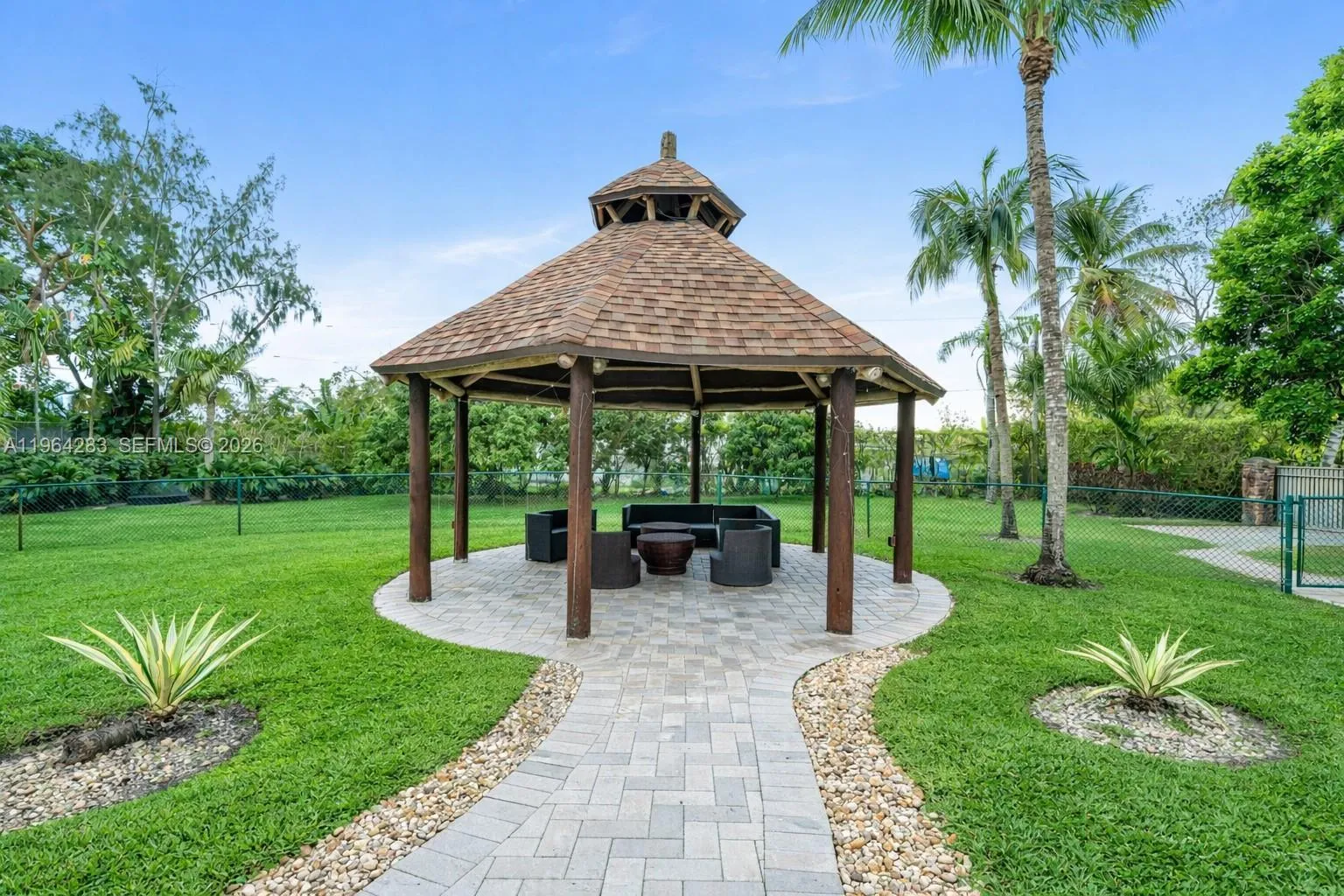 12270 Sw 45th St, Miami, Florida 33175, Miami, Florida 33175, 8 Bedrooms Bedrooms, ,6 BathroomsBathrooms,Residential,For Sale,12270 Sw 45th St, Miami, Florida 33175,A11964283