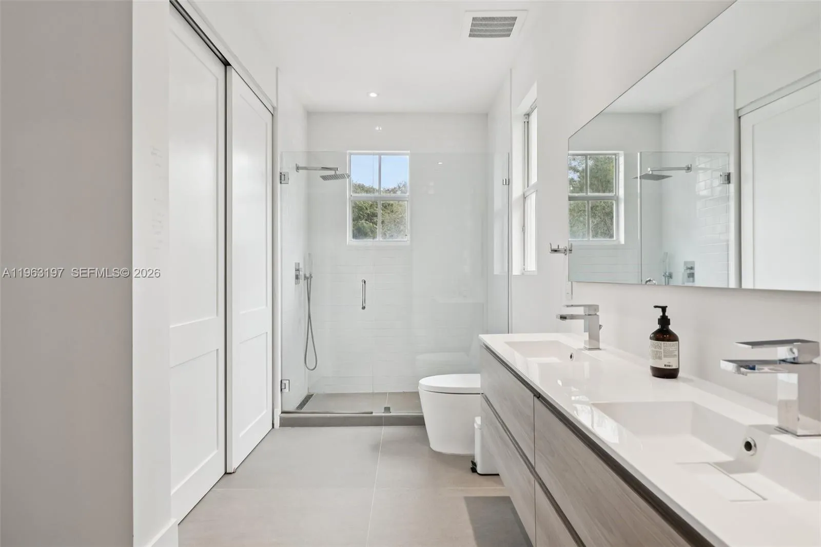 Miami, Florida 33143, 5 Bedrooms Bedrooms, ,4 BathroomsBathrooms,Residential Lease,For Rent,A11963197