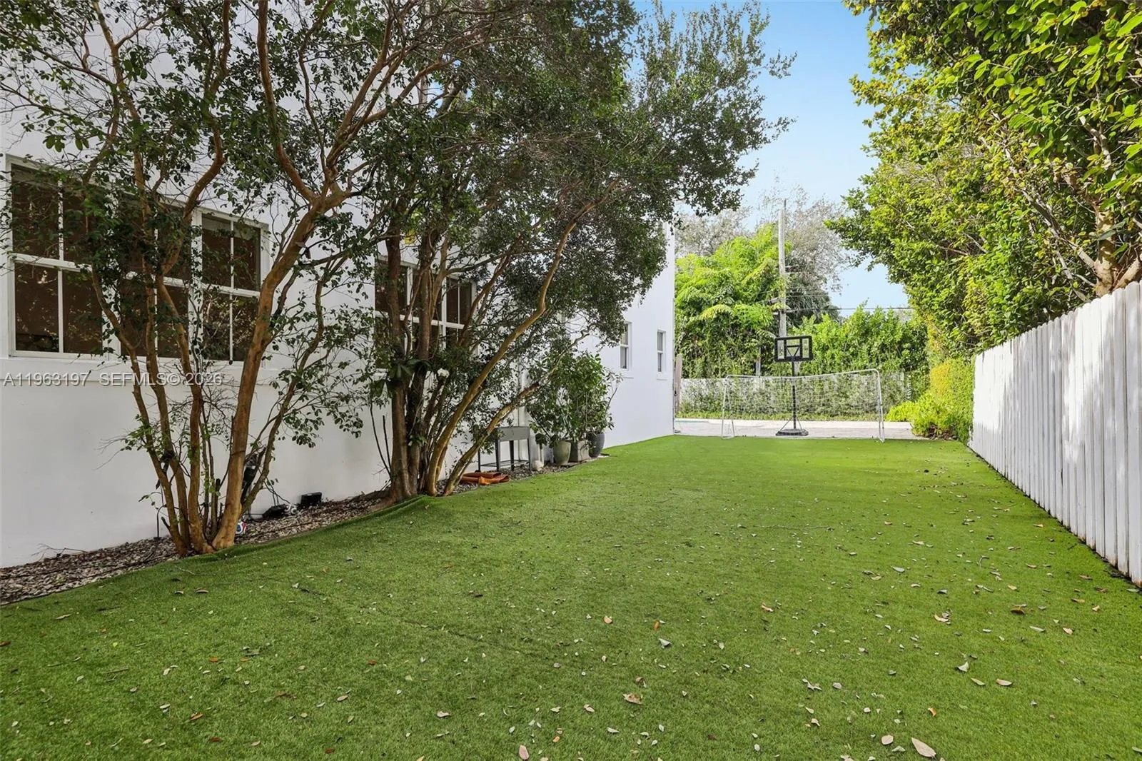 Miami, Florida 33143, 5 Bedrooms Bedrooms, ,4 BathroomsBathrooms,Residential Lease,For Rent,A11963197