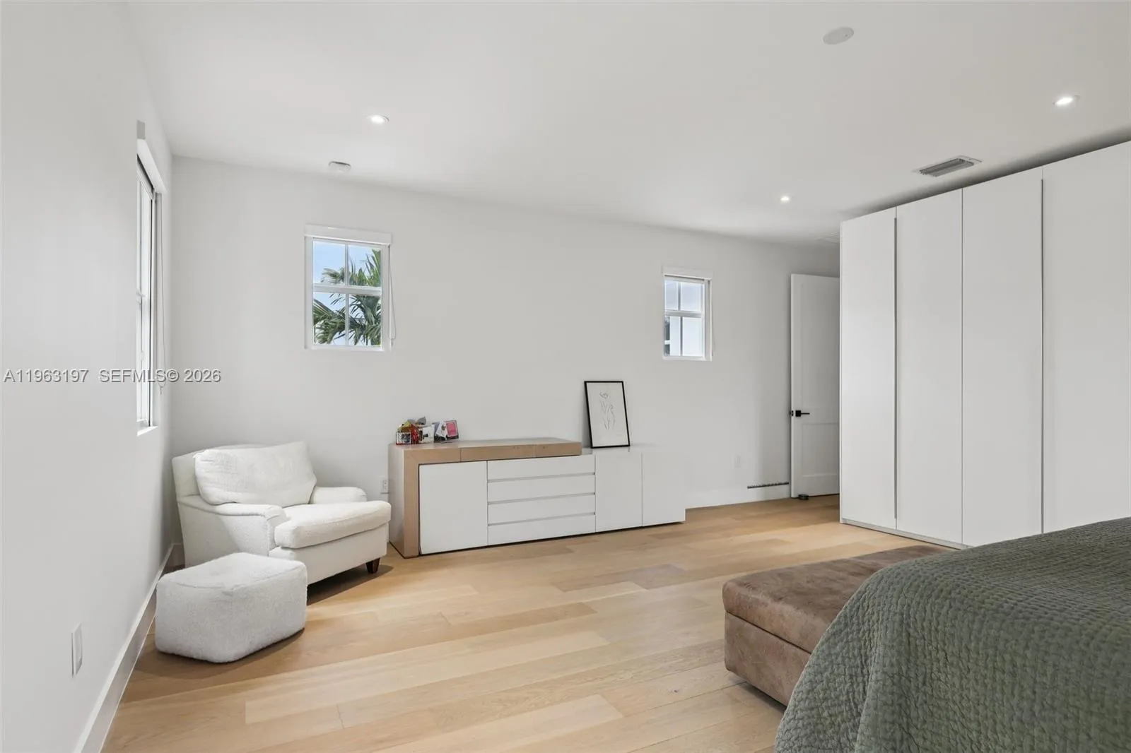 Miami, Florida 33143, 5 Bedrooms Bedrooms, ,4 BathroomsBathrooms,Residential Lease,For Rent,A11963197