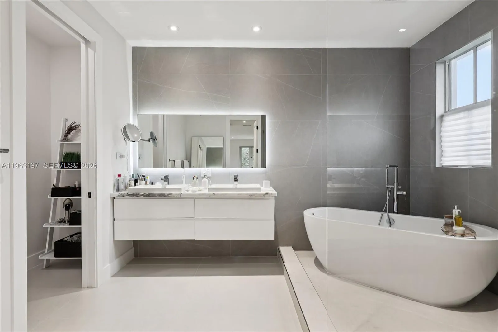 Miami, Florida 33143, 5 Bedrooms Bedrooms, ,4 BathroomsBathrooms,Residential Lease,For Rent,A11963197