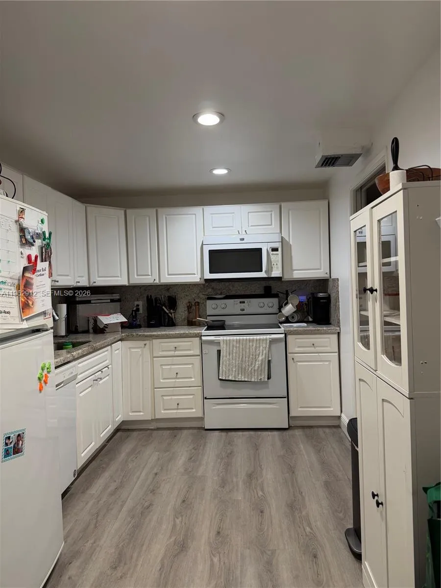 4030 W Palm Aire Dr 104, Pompano Beach, Florida 33, Pompano Beach, Florida 33069, 2 Bedrooms Bedrooms, ,2 BathroomsBathrooms,Residential Lease,For Rent,4030 W Palm Aire Dr 104, Pompano Beach, Florida 33,A11962912