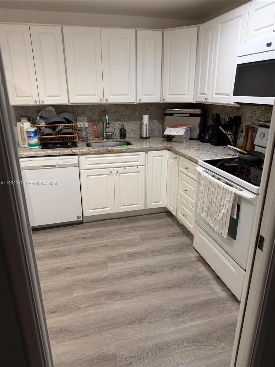 4030 W Palm Aire Dr 104, Pompano Beach, Florida 33, Pompano Beach, Florida 33069, 2 Bedrooms Bedrooms, ,2 BathroomsBathrooms,Residential Lease,For Rent,4030 W Palm Aire Dr 104, Pompano Beach, Florida 33,A11962912