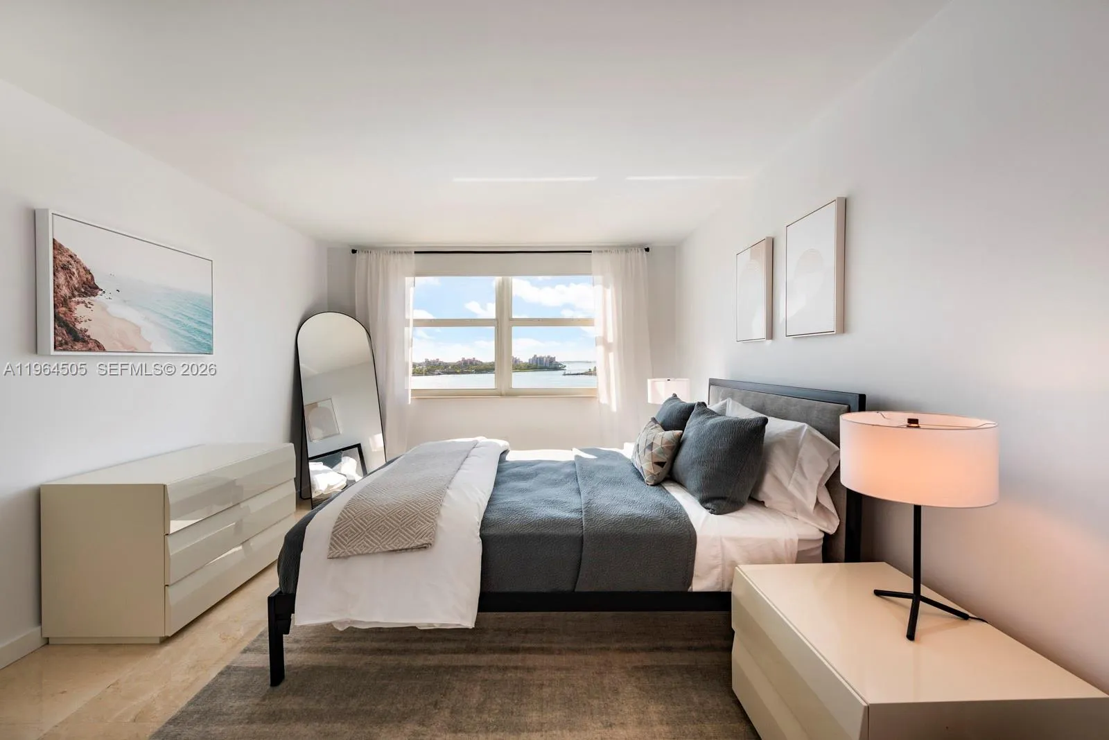 90 Alton Rd 902, Miami Beach, Florida 33139, Miami Beach, Florida 33139, 2 Bedrooms Bedrooms, ,2 BathroomsBathrooms,Residential,For Sale,90 Alton Rd 902, Miami Beach, Florida 33139,A11964505
