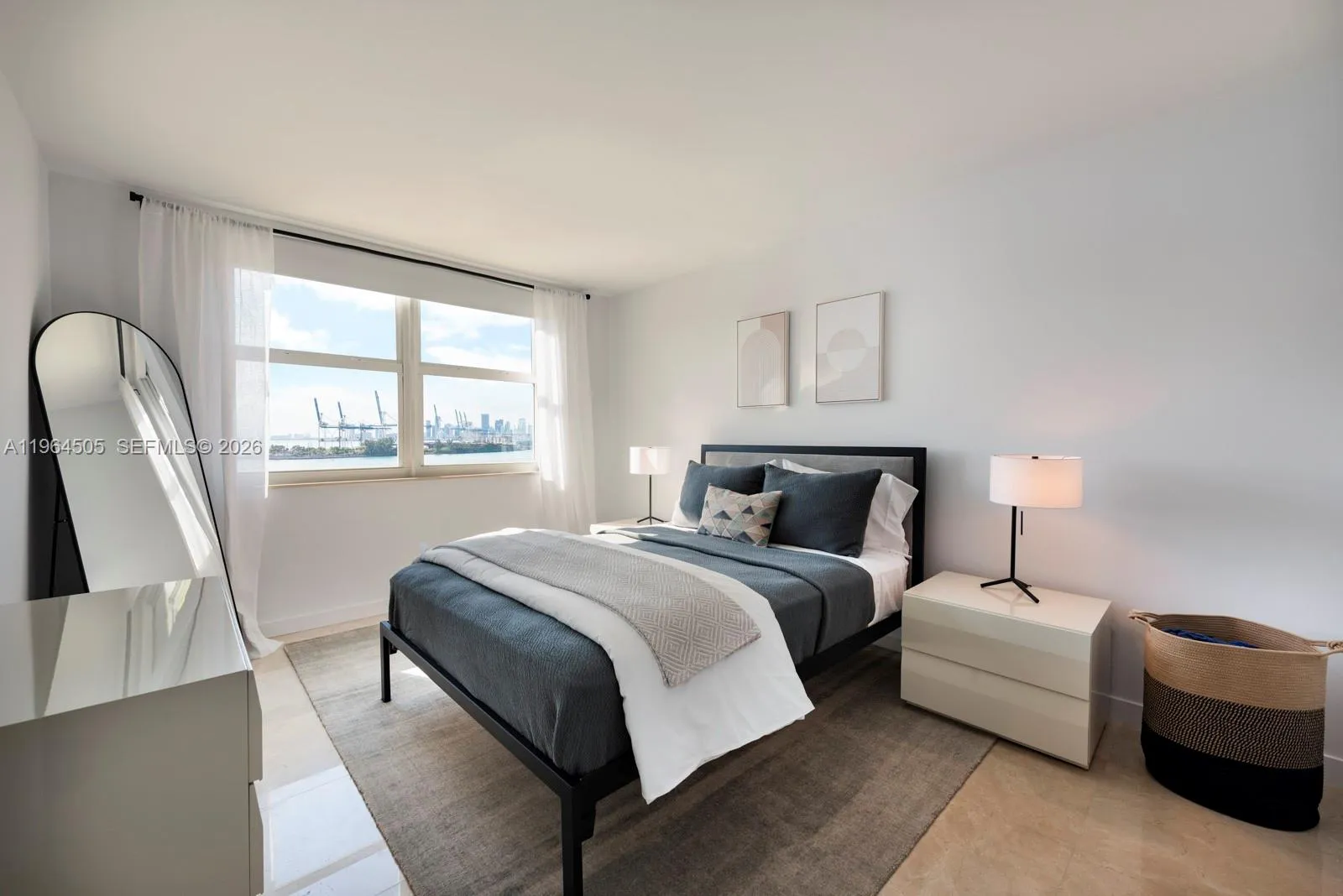90 Alton Rd 902, Miami Beach, Florida 33139, Miami Beach, Florida 33139, 2 Bedrooms Bedrooms, ,2 BathroomsBathrooms,Residential,For Sale,90 Alton Rd 902, Miami Beach, Florida 33139,A11964505