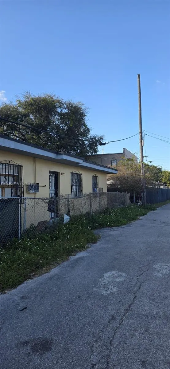 1511 Nw 64th St, Miami, Florida 33147, Miami, Florida 33147, ,Residential Income,For Sale,1511 Nw 64th St, Miami, Florida 33147,A11964597