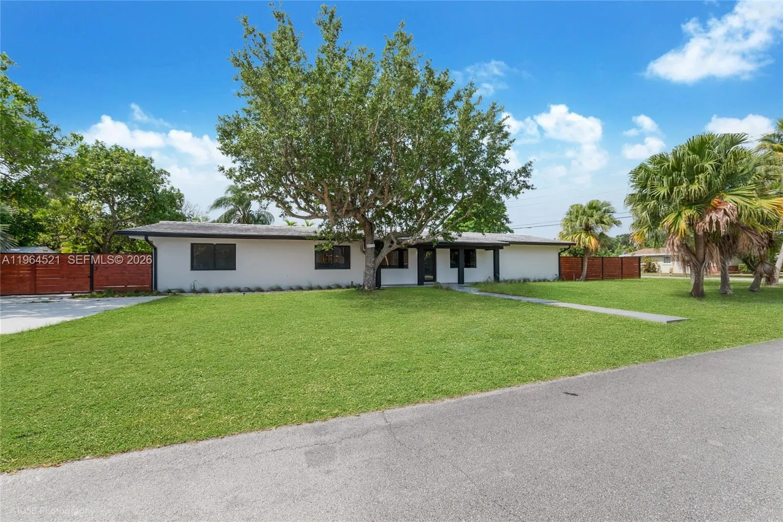 8270 Sw 130th St, Pinecrest, Florida 33156, Pinecrest, Florida 33156, 4 Bedrooms Bedrooms, ,3 BathroomsBathrooms,Residential Lease,For Rent,8270 Sw 130th St, Pinecrest, Florida 33156,A11964521