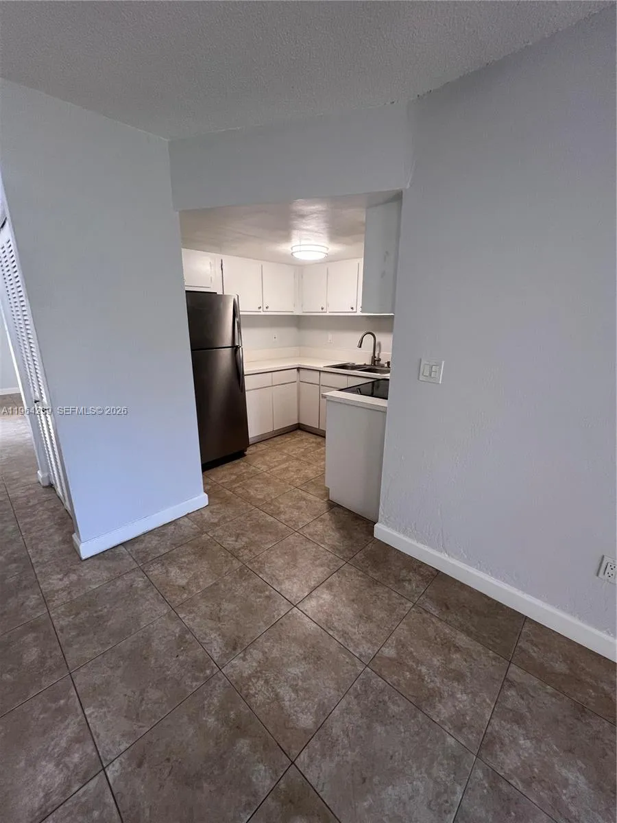 5782 Sw 61st St 5782, Miami, Florida 33143, Miami, Florida 33143, 2 Bedrooms Bedrooms, ,2 BathroomsBathrooms,Residential Lease,For Rent,5782 Sw 61st St 5782, Miami, Florida 33143,A11964239