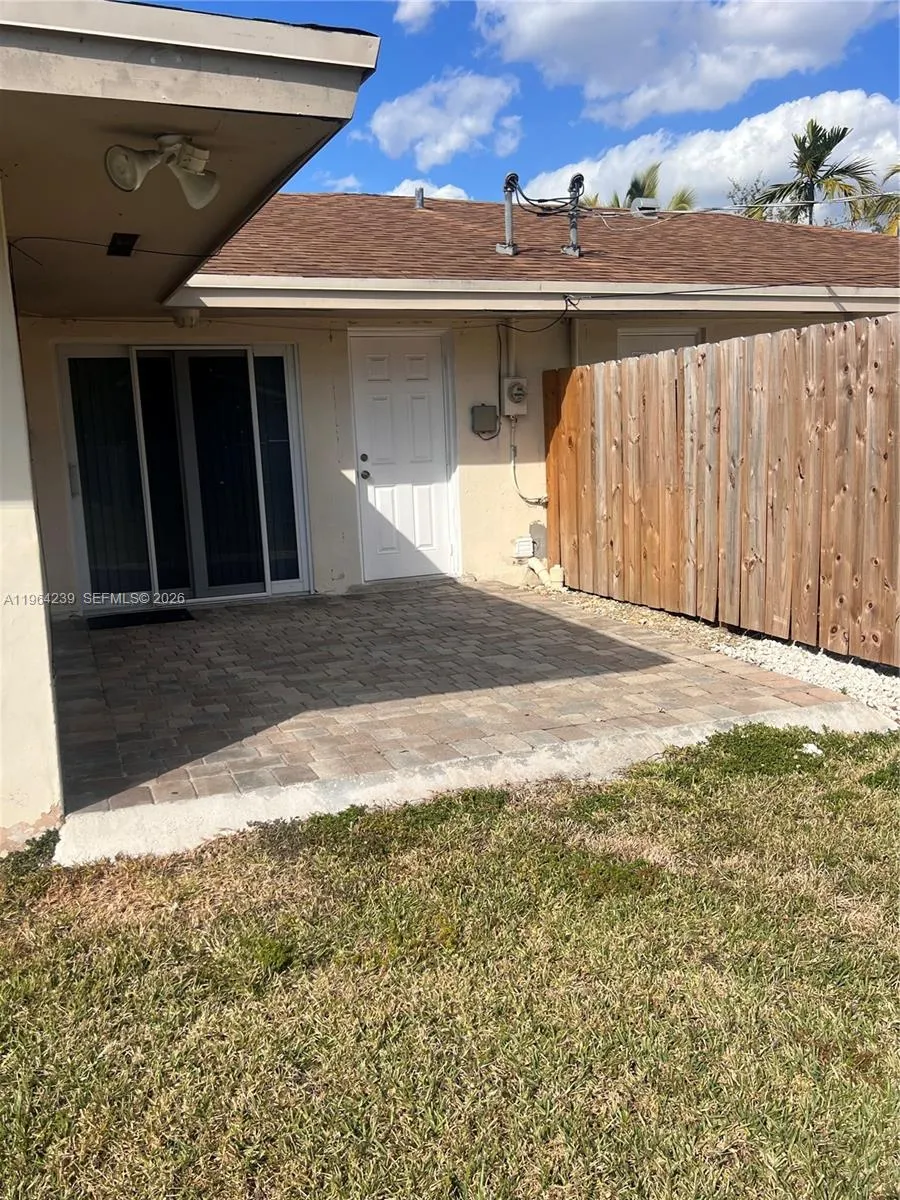 5782 Sw 61st St 5782, Miami, Florida 33143, Miami, Florida 33143, 2 Bedrooms Bedrooms, ,2 BathroomsBathrooms,Residential Lease,For Rent,5782 Sw 61st St 5782, Miami, Florida 33143,A11964239