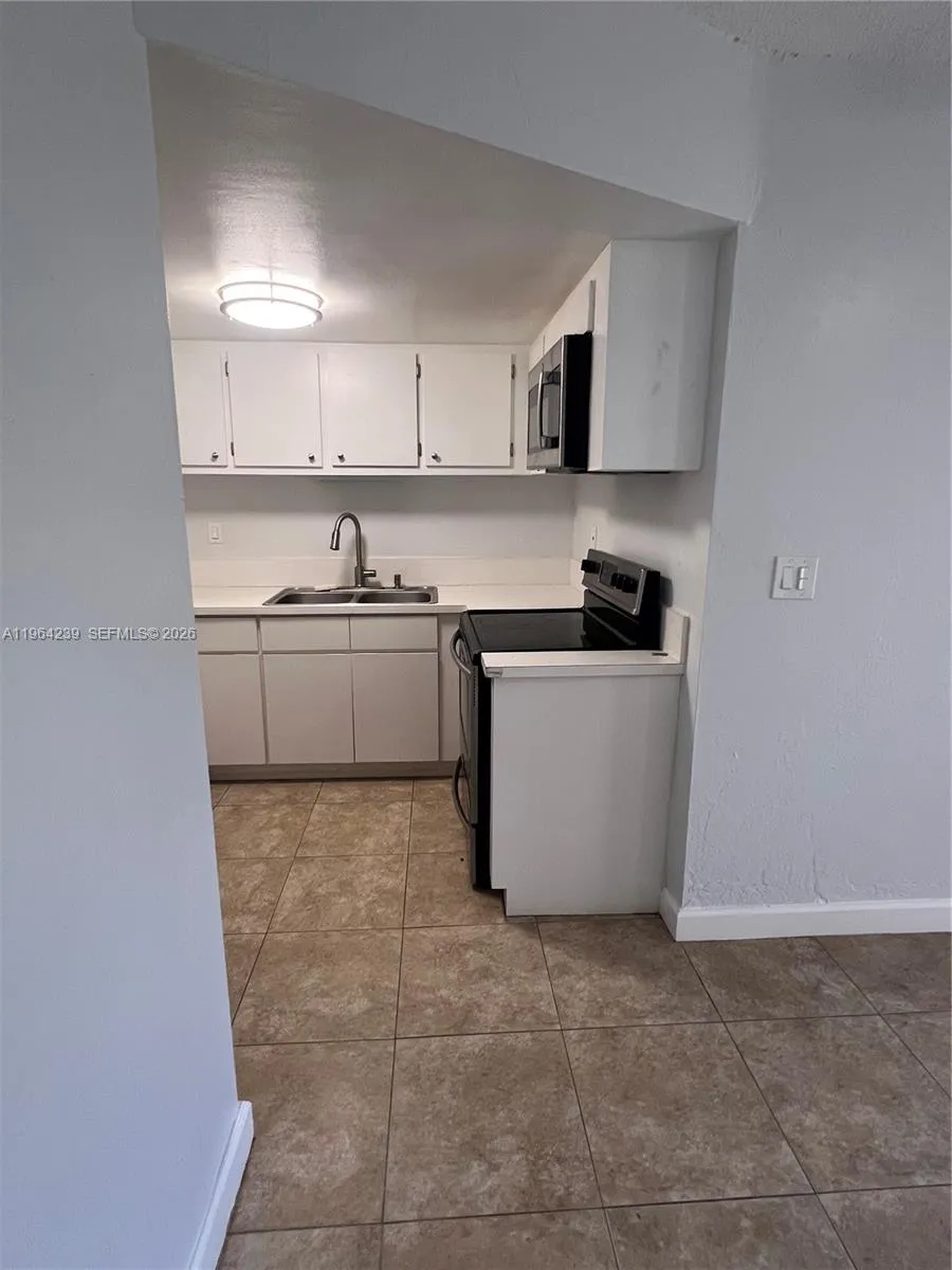 5782 Sw 61st St 5782, Miami, Florida 33143, Miami, Florida 33143, 2 Bedrooms Bedrooms, ,2 BathroomsBathrooms,Residential Lease,For Rent,5782 Sw 61st St 5782, Miami, Florida 33143,A11964239