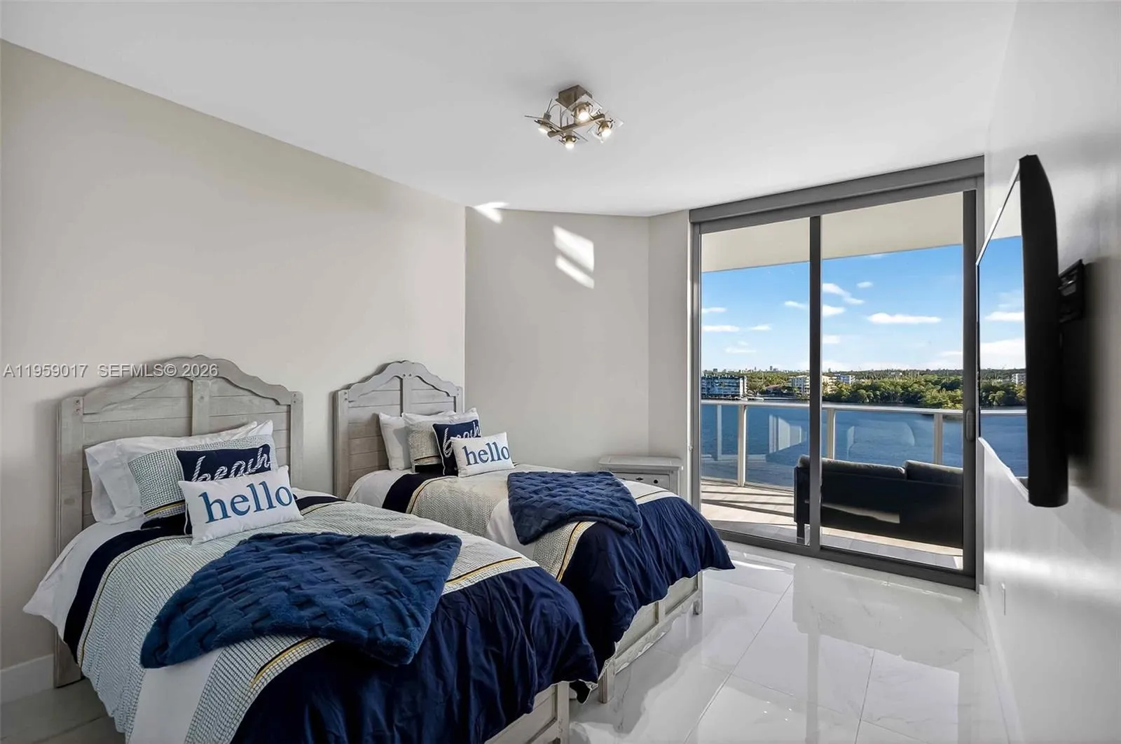 17111 Biscayne Blvd 706, North Miami Beach, Florid, North Miami Beach, Florida 33160, 3 Bedrooms Bedrooms, ,3 BathroomsBathrooms,Residential,For Sale,17111 Biscayne Blvd 706, North Miami Beach, Florid,A11959017