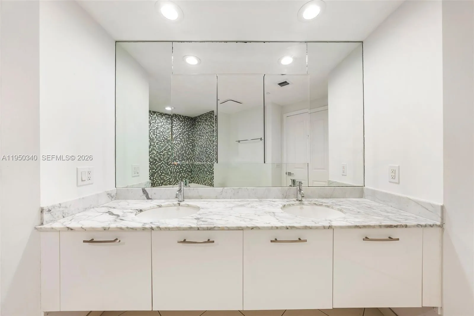 500 Brickell Ave 2901, Miami, Florida 33131, Miami, Florida 33131, 3 Bedrooms Bedrooms, ,3 BathroomsBathrooms,Residential,For Sale,500 Brickell Ave 2901, Miami, Florida 33131,A11950340