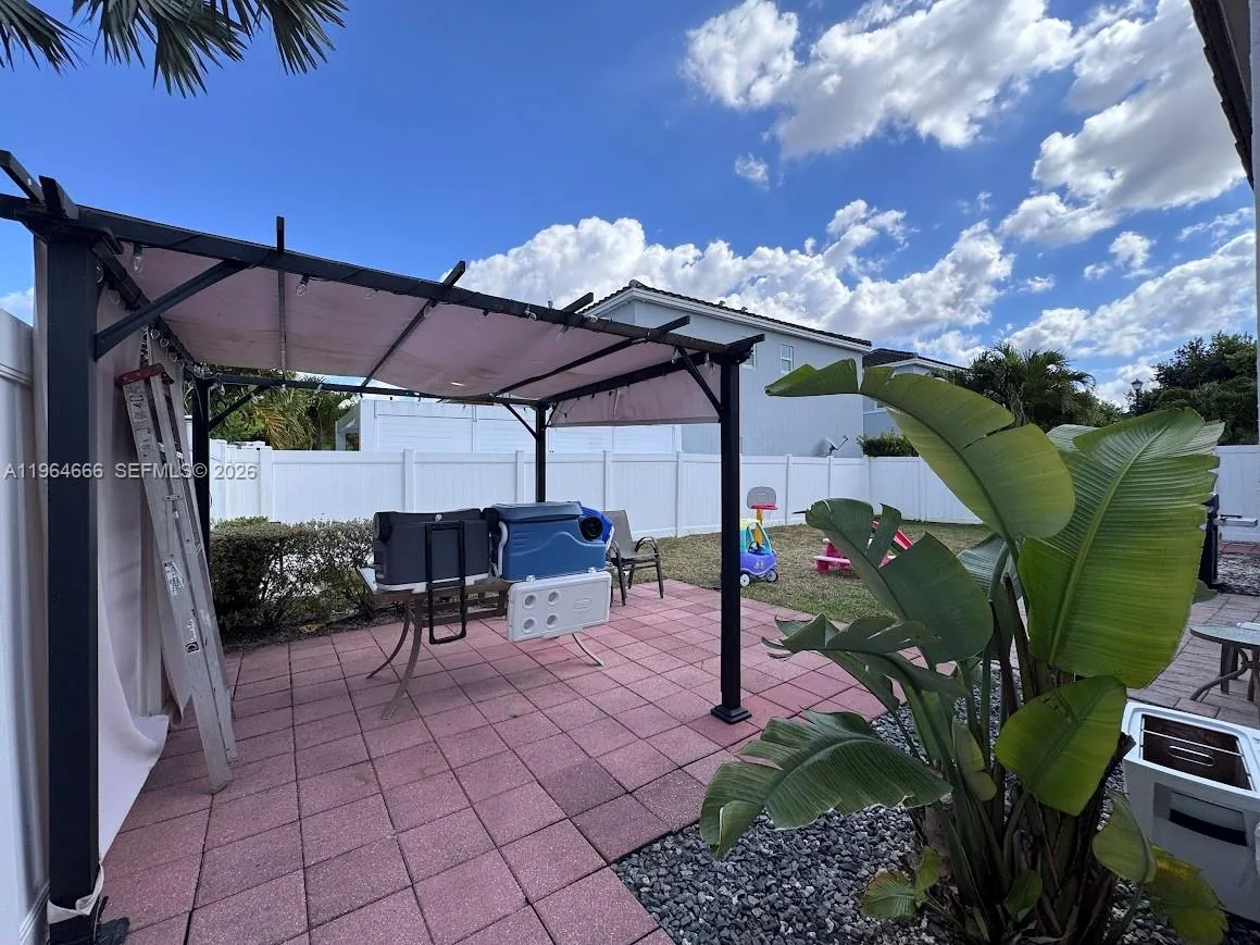 9165 Sw 170th Ave ., Miami, Florida 33196, Miami, Florida 33196, 3 Bedrooms Bedrooms, ,2 BathroomsBathrooms,Residential Lease,For Rent,9165 Sw 170th Ave ., Miami, Florida 33196,A11964666