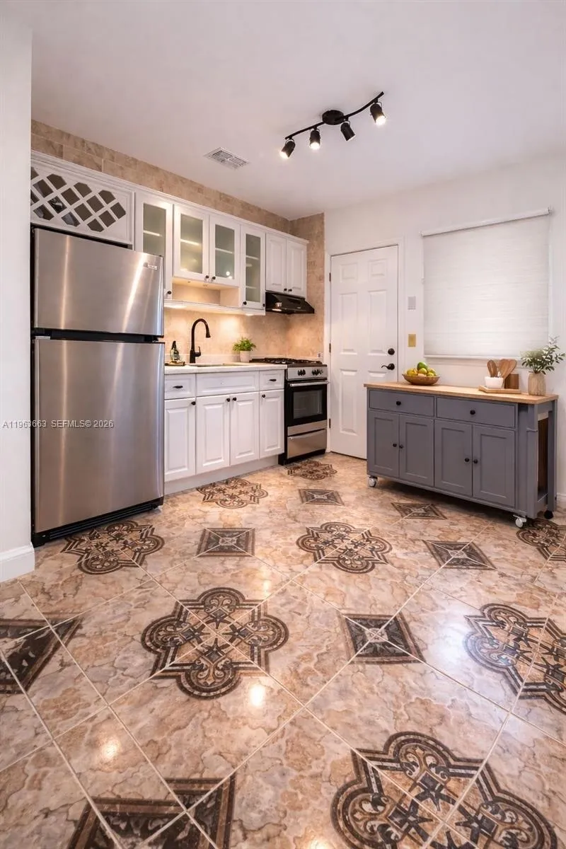 4001 Nw 15th Ave 4001, Miami, Florida 33142, Miami, Florida 33142, 2 Bedrooms Bedrooms, ,1 BathroomBathrooms,Residential Lease,For Rent,4001 Nw 15th Ave 4001, Miami, Florida 33142,A11963663