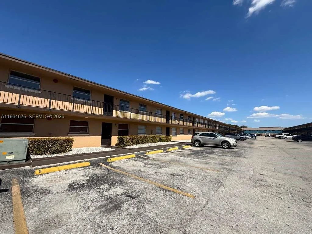 5491 W 24th Ave 39, Hialeah, Florida 33016, Hialeah, Florida 33016, 3 Bedrooms Bedrooms, ,1 BathroomBathrooms,Residential Lease,For Rent,5491 W 24th Ave 39, Hialeah, Florida 33016,A11964675
