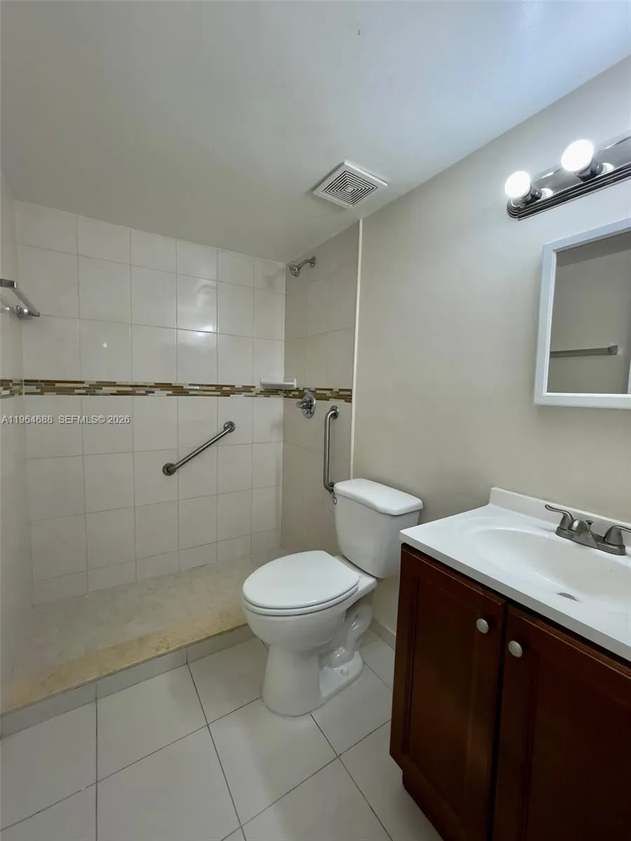 200 W Park Dr 207-1, Miami, Florida 33172, Miami, Florida 33172, 2 Bedrooms Bedrooms, ,2 BathroomsBathrooms,Residential Lease,For Rent,200 W Park Dr 207-1, Miami, Florida 33172,A11964688
