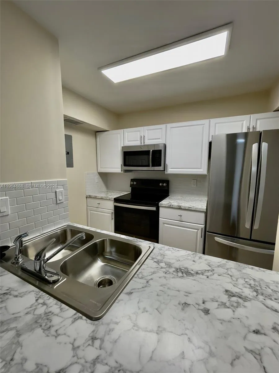 200 W Park Dr 207-1, Miami, Florida 33172, Miami, Florida 33172, 2 Bedrooms Bedrooms, ,2 BathroomsBathrooms,Residential Lease,For Rent,200 W Park Dr 207-1, Miami, Florida 33172,A11964688